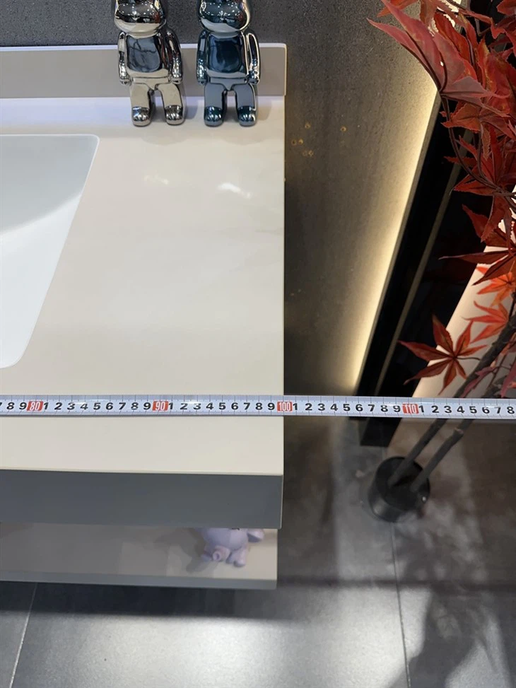 Bathroom Slate Cabinet With No Blind Spots